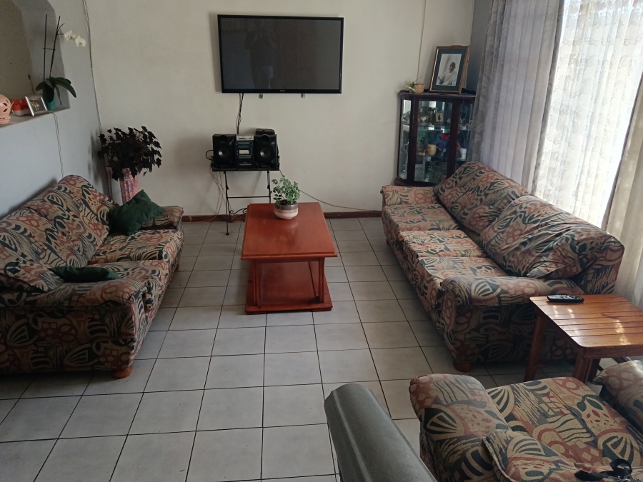 2 Bedroom Property for Sale in New Woodlands Western Cape